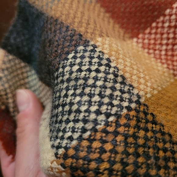 ๐ 4/$20 | Check Scarf - Picture 4 of 4